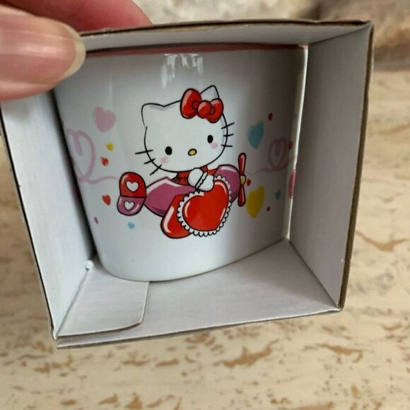 Hello kitty Valentines Day Ramekin - Picture 9 of 10